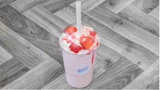 Eton mess milkshake