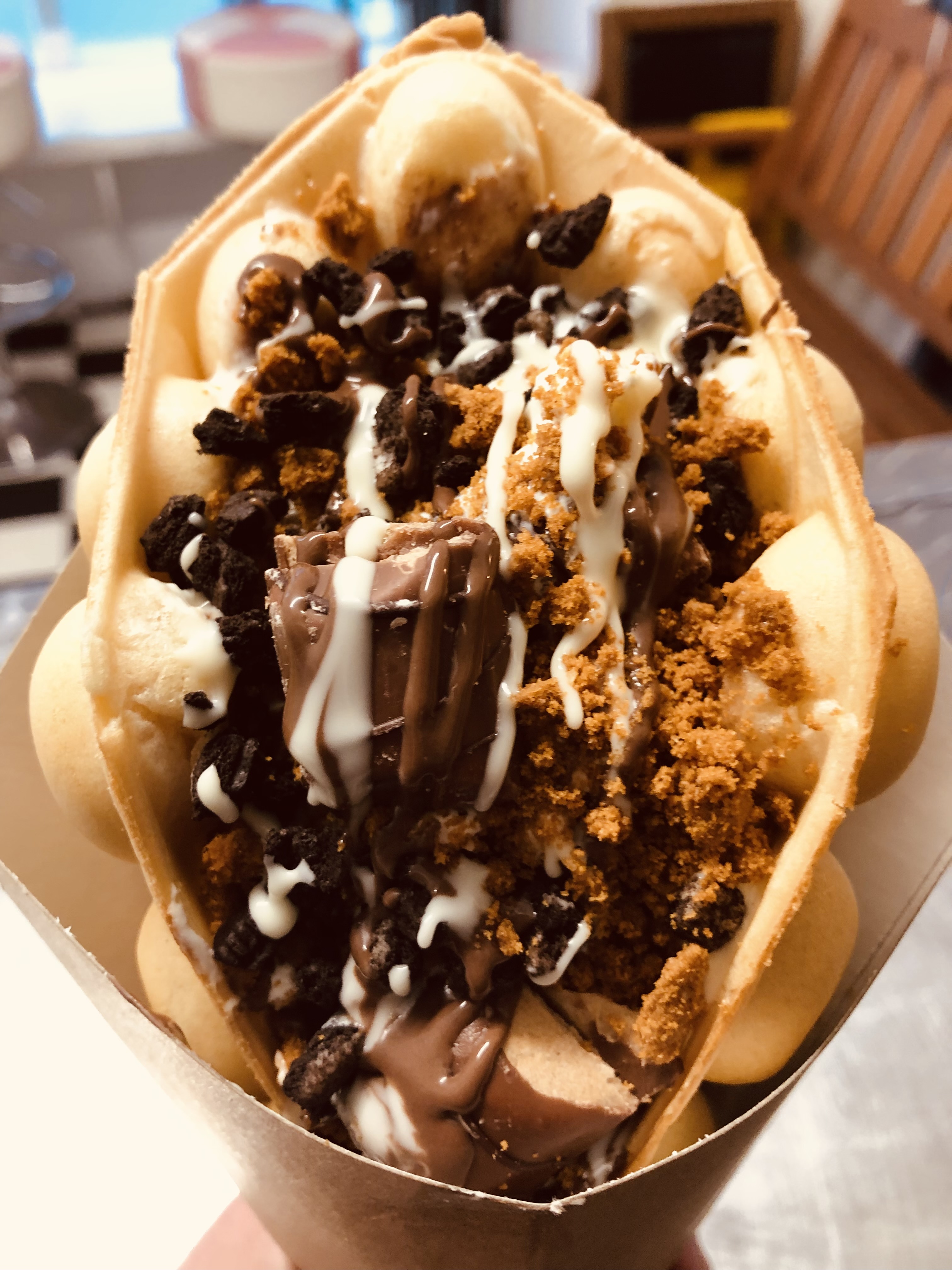 Bubble waffle cone