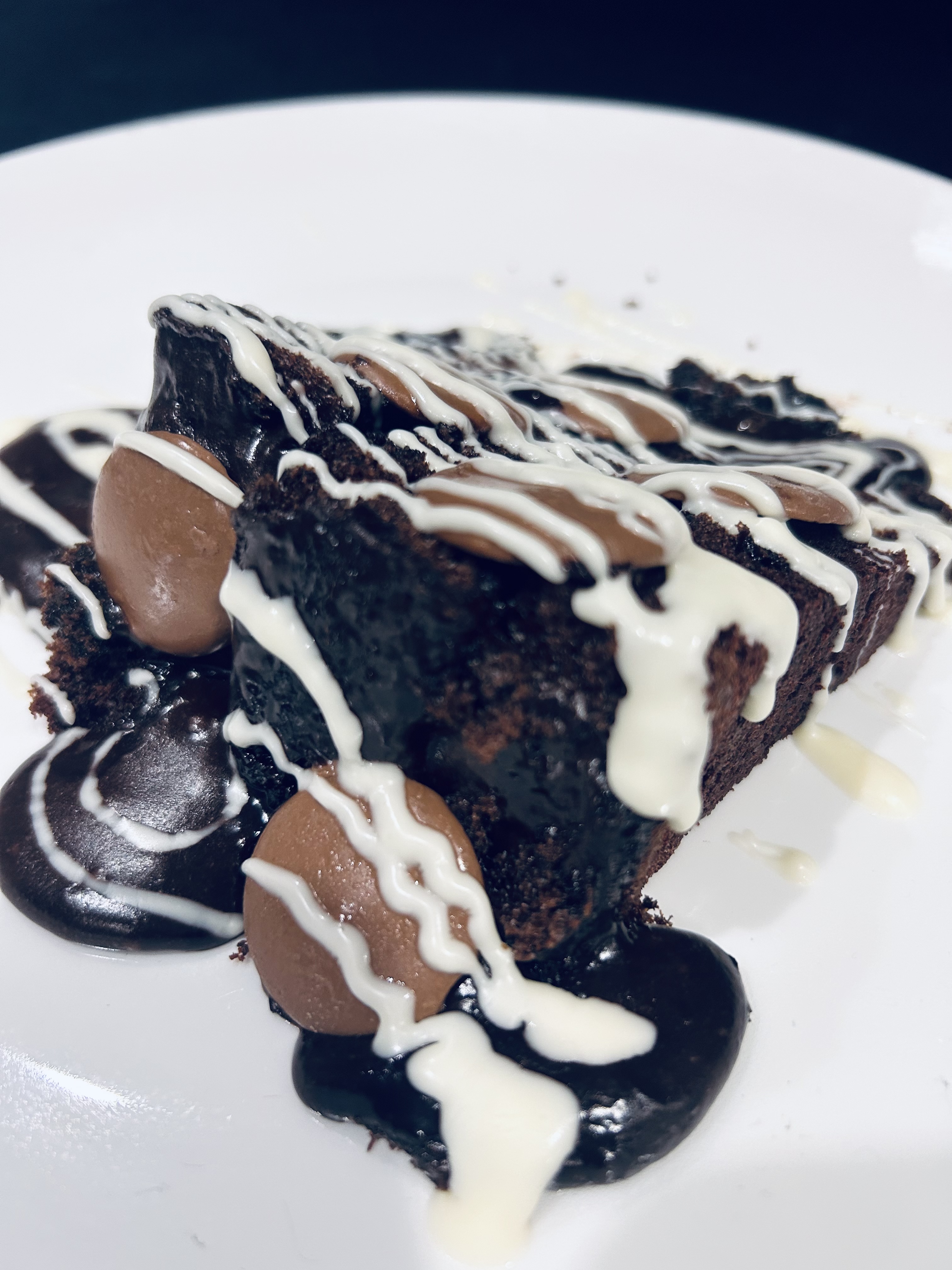 Hot chocolate fudge cake